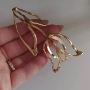 STUNNING! Zara goldtone rose earrings